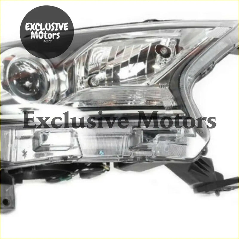 Right-hand headlight for ford ranger xlt wildtrak 2015-2018 with clear lens chrome bezel and integrated led daytime running lights