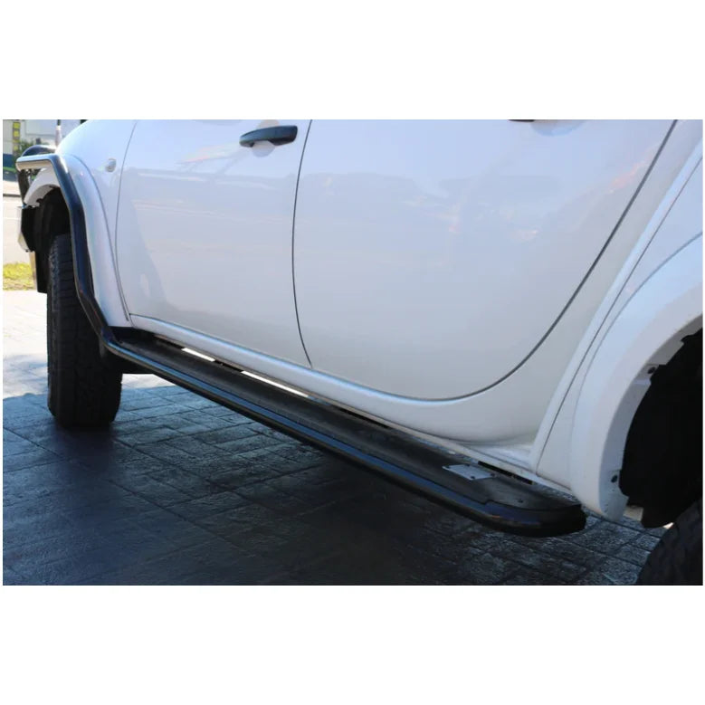 White truck with black steel checker plate side steps for Mitsubishi Triton ML/MN 2006+