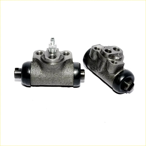 Gray metallic rr wheel brake master cylinder with black rubber caps and fittings for mitsubishi delica l300 starwagon