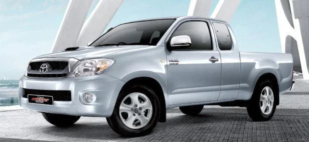 Toyota Hilux MK6 White Carbon Side Cab Cover (2005-2014)