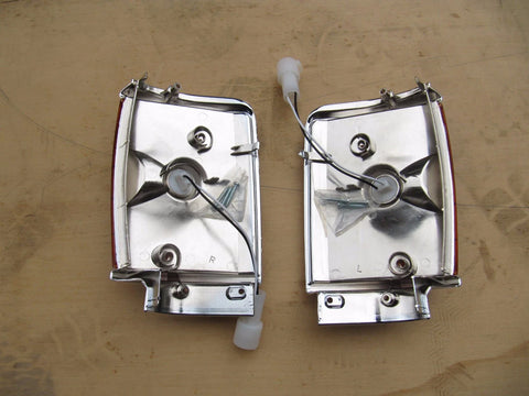 Toyota Hilux Corner Lamp Signal Light 2 x (1984-1988)