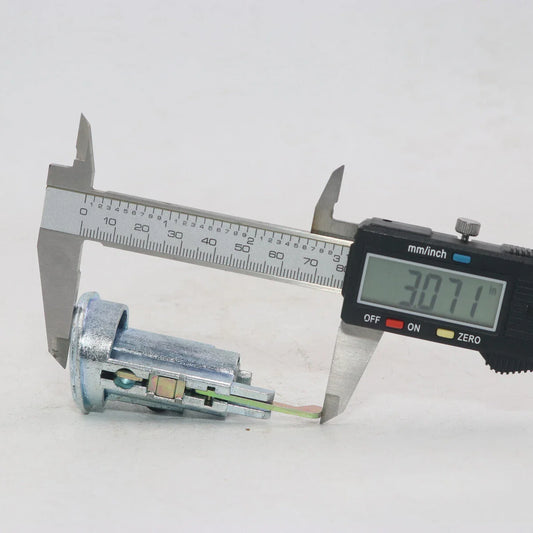 Ignition Switch for Toyota Hilux LN30 LN36 LN40 RN30 RN32 RN36 1978-1984