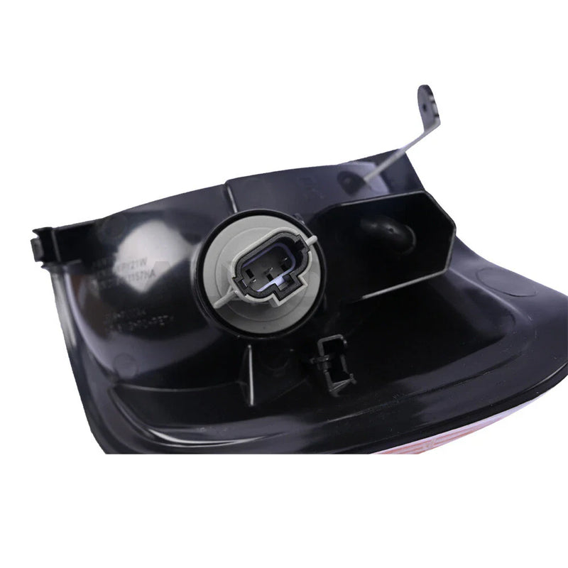 Subaru Forester Turn Signal/Side Marker Light Passenger Side RH (2001–2002)