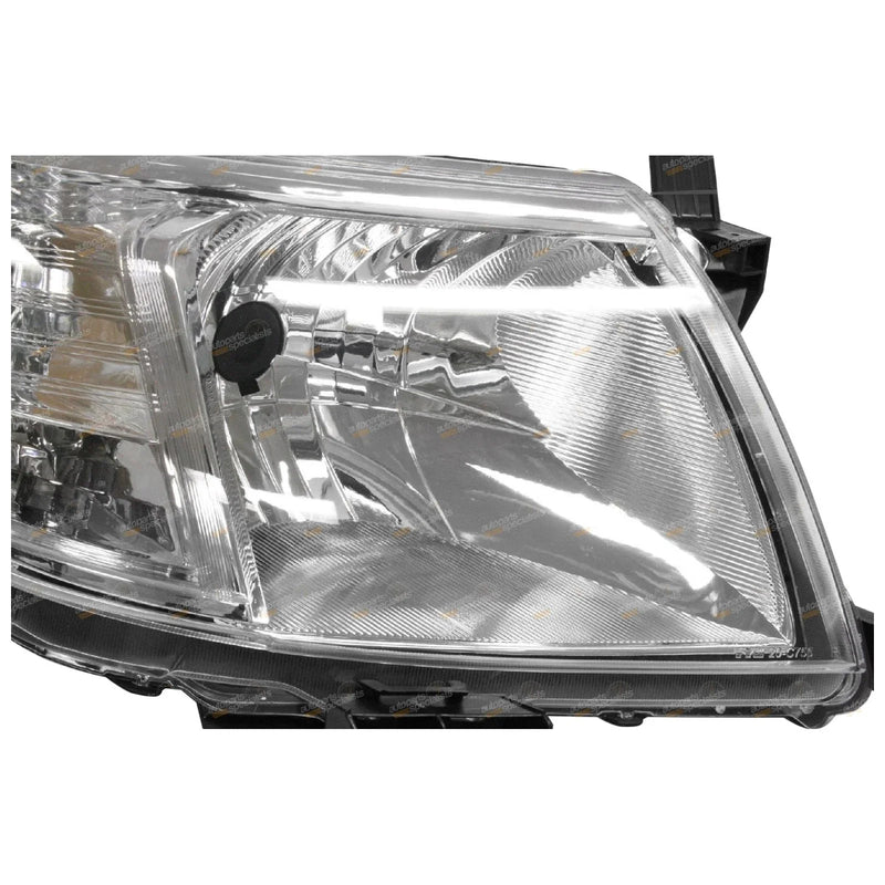 Toyota Hilux TGN / KUN / GGN Right Headlight (2011–2015)
