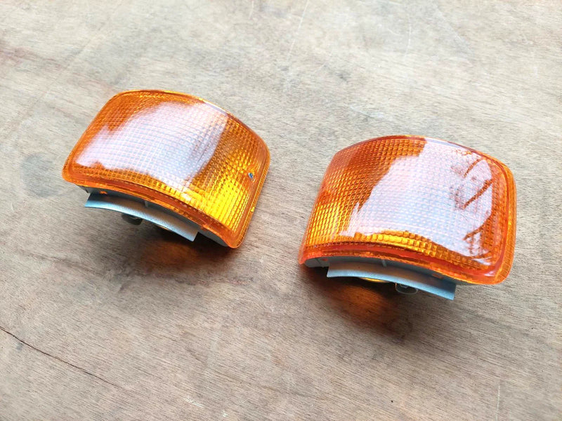 Toyota Dyna Amber Front Repeater Blinker Signal (1995-1998)