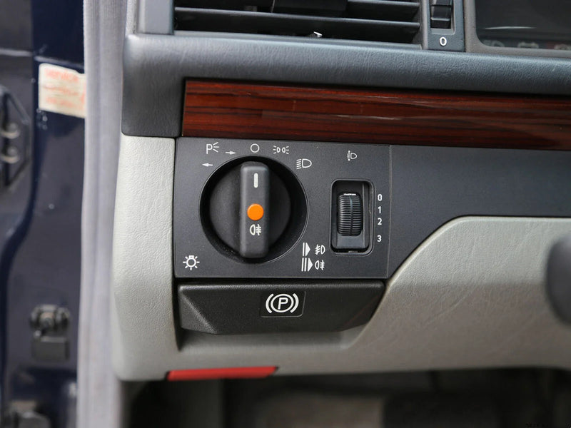 Benz W124 Handbrake Release Lever (1984-1993)
