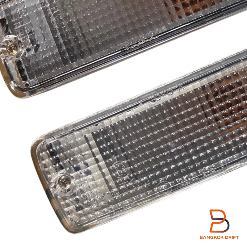 Toyota Hilux UTE LN85 LN95 LN106 Front Bumper Turn Signal Light (1985-2005)