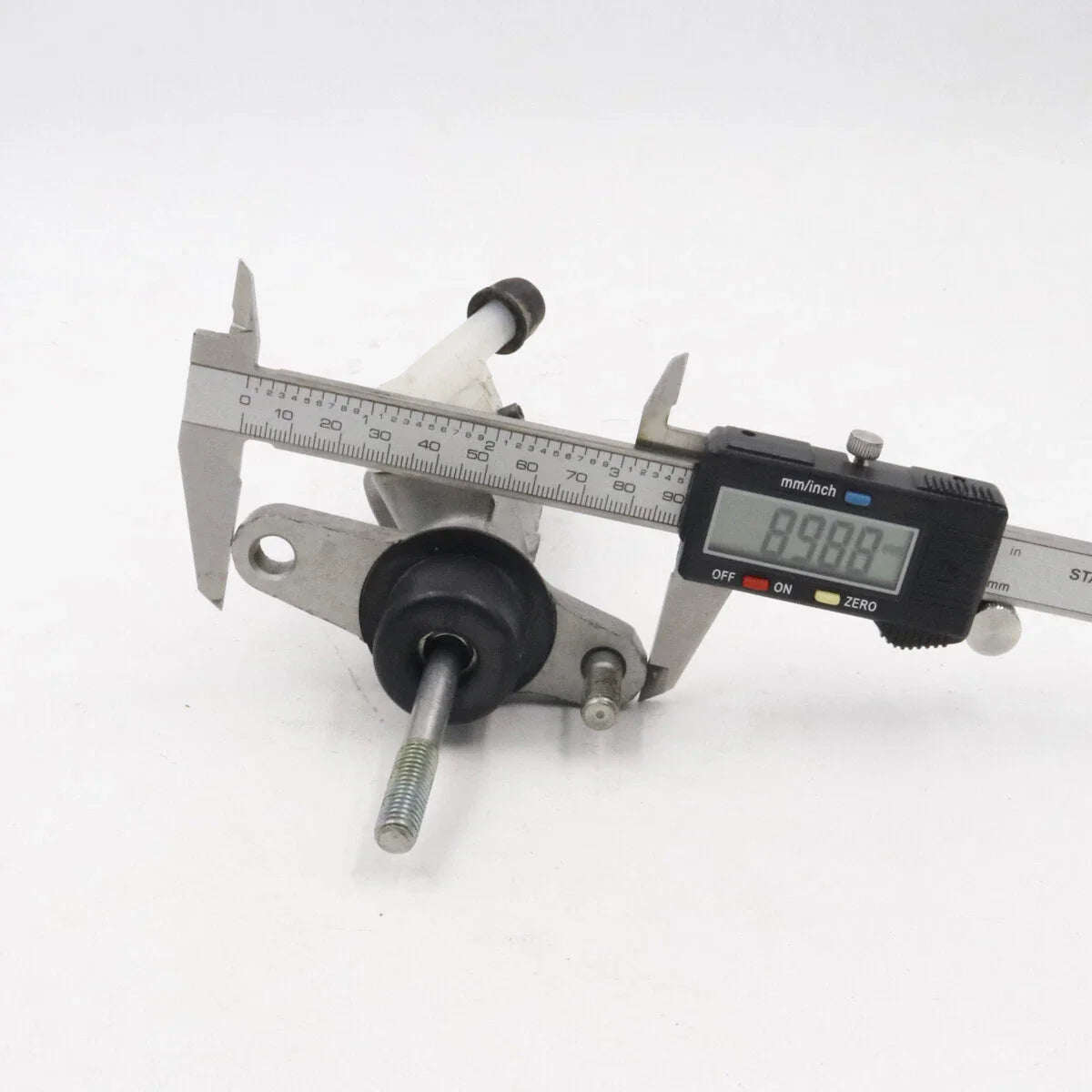 Clutch Master Cylinder for Toyota HiluxPrerunner 2008-2011