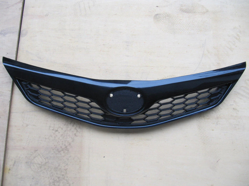 Toyota Camry ATARA ASV50 Black Grill (2011-2014)