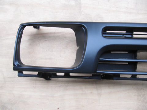 Toyota Hilux 4x2 (1992-1995) - Matt Black with Clips Grill