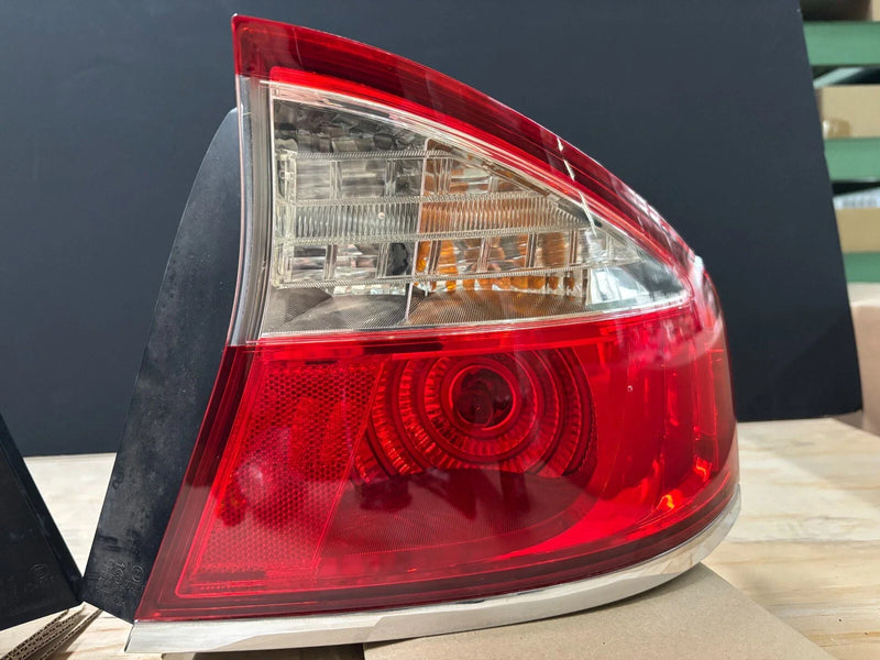 Subaru Legacy BP / BL Sedah Tail Light Lamp Right Left 2 x