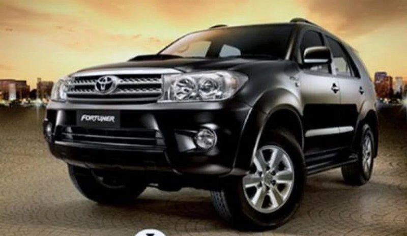 Toyota Fortuner SUV (2005-2014) - Right Side, Black Dash Cup Holder