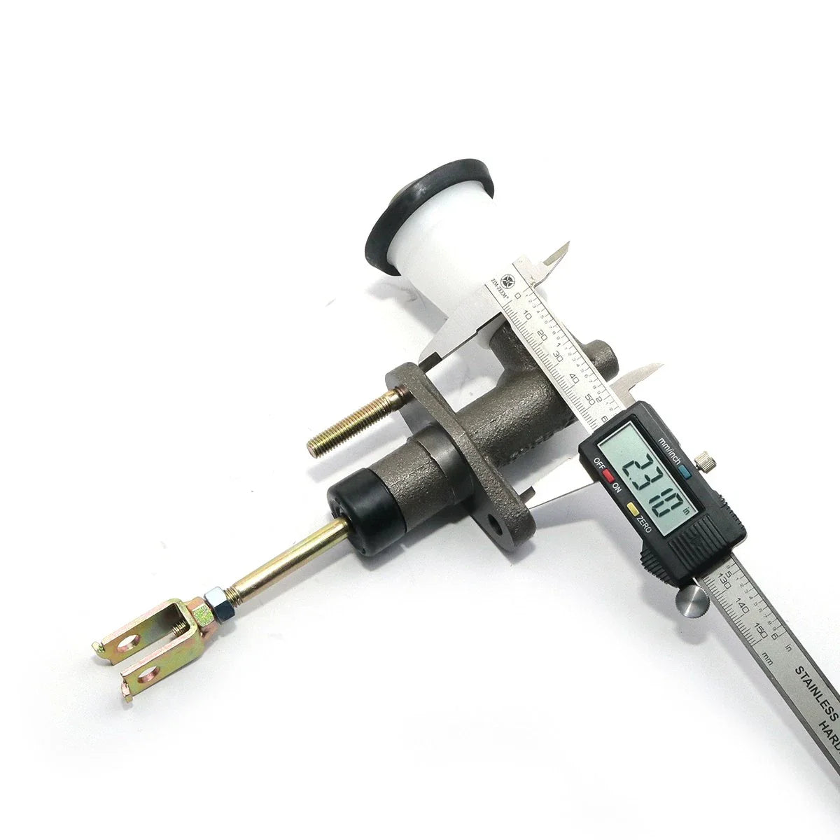 5/8 Clutch Master Cylinder for Toyota Hilux N20 RN20 RN22 RN25 RN27 1972-1978