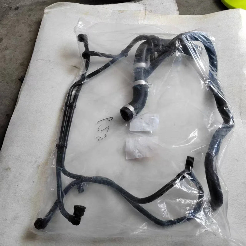 Rolls-Royce Ghost RR4 Wraith Dawn Water Tank Upper Pipes (2017–2020)