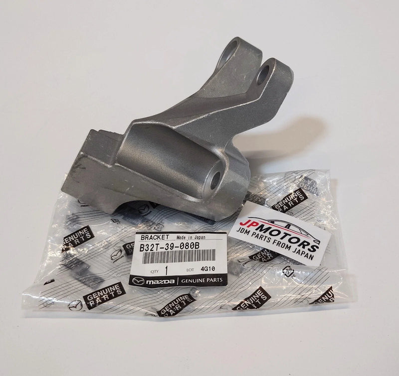 MAZDA3 Eng Side Mount Bracket (2004–2009)