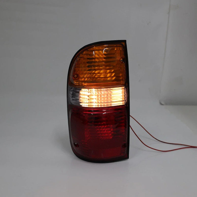 Toyota Tacoma Right Rear Tail Light Brake Lamp Assembly (2001-2004)