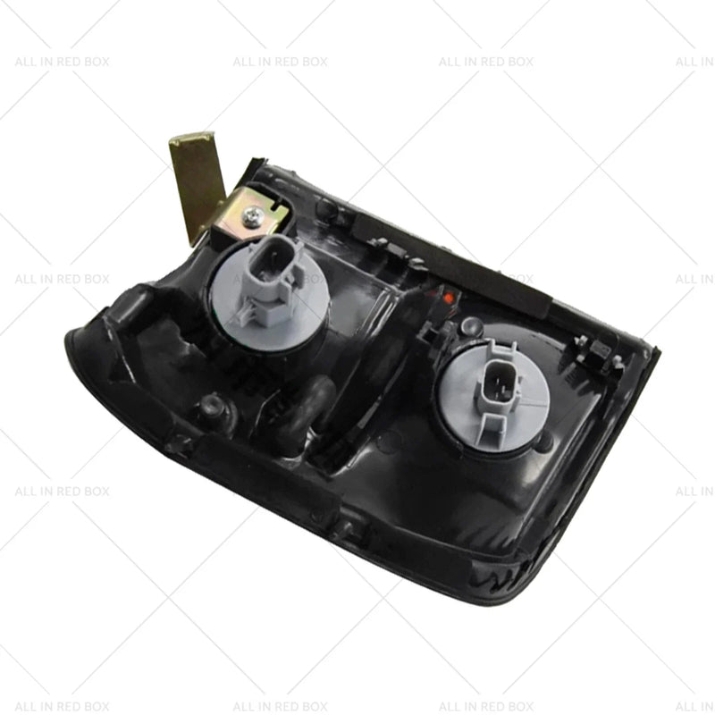 Mitsubishi Pajero Montero RH Corner Signal Light (1991-1999)