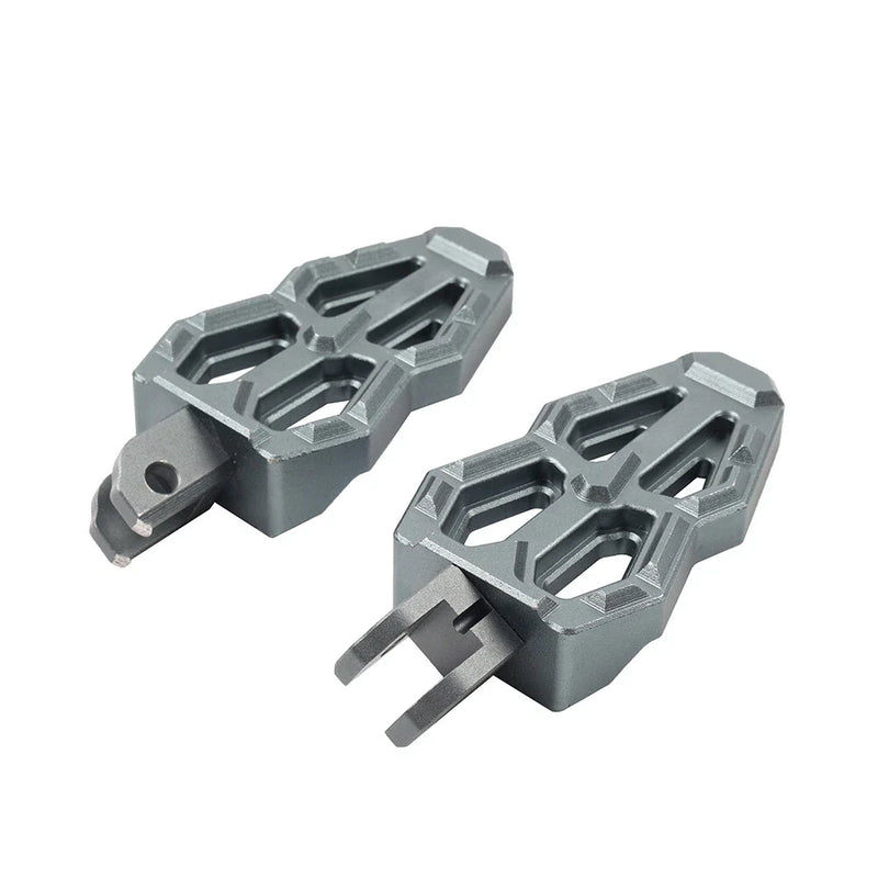 Benelli TNT 600 300 302S QJMotor 350 400 Front Foot Redal Titan Footpegs