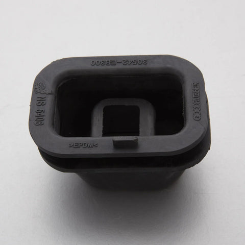 Truck Nissan Navara D40 Clutch Fork Release Rubber Dust Boot (2005-2015)