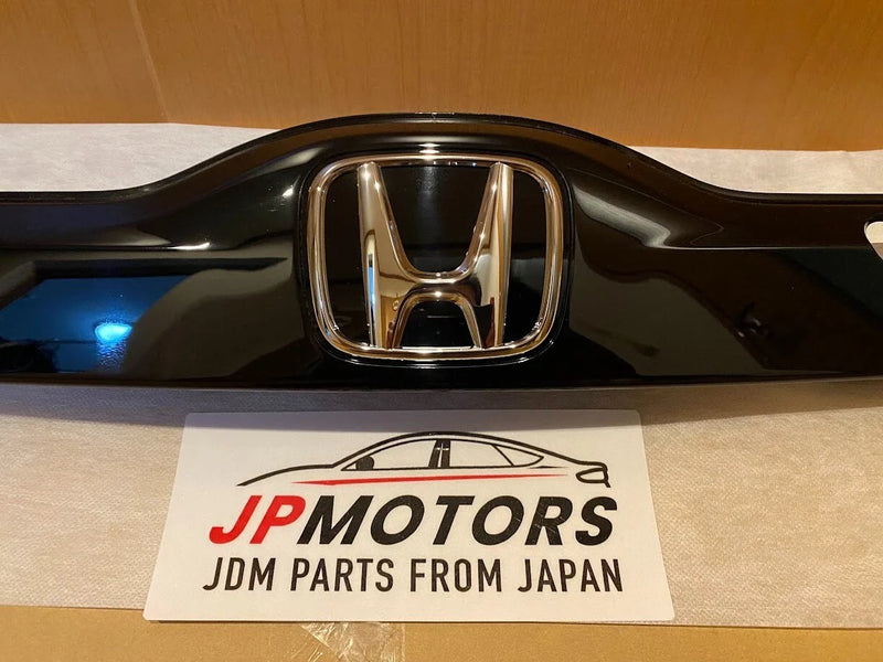 Honda Fit Tail Gate RR License Garnish Assembly (2007–2019)