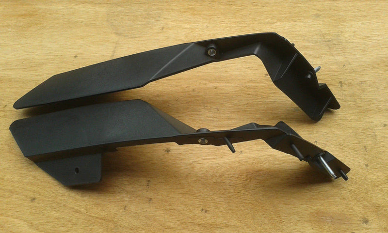 Chrysler 300, Dodge (2005-2010) - 2 x Support Retaining Bumper Bracket