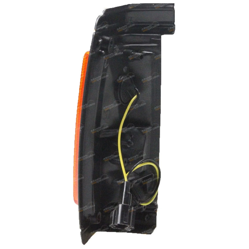 Nissan Navara D21 Amber Front Corner Lights (1990-1992)