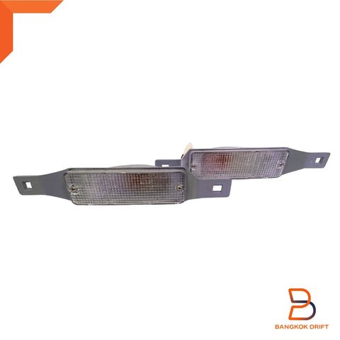 Toyota Hilux LN40 (1981-1984) - Pair Clear Front Bumper Blinkers