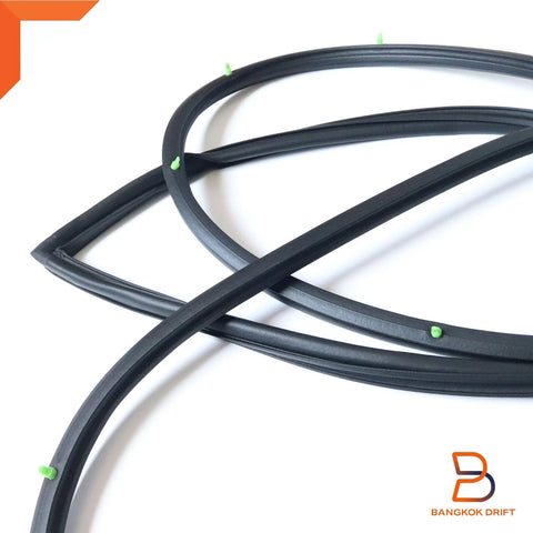 Nissan 720 Datsun Front Weatherstrip Door Glass Seal (79-86)