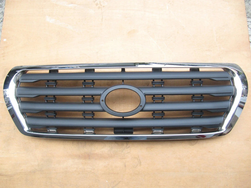 Toyota Landcruiser 200 Series Grill Chrome & Black (2007-2011)