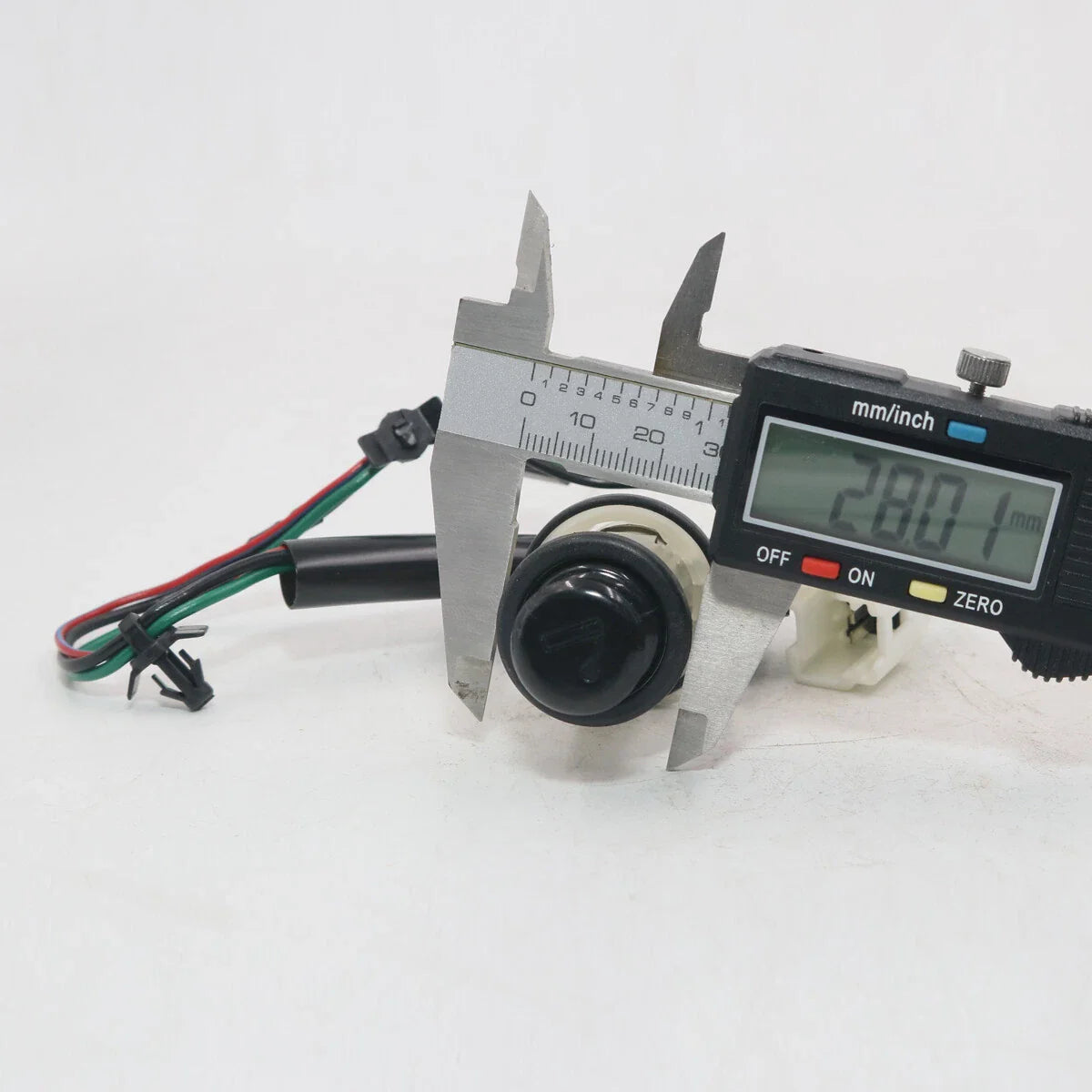 Cigarette Lighter Switch for Toyota HiluxMK6 SR5 Champ 2011-2015