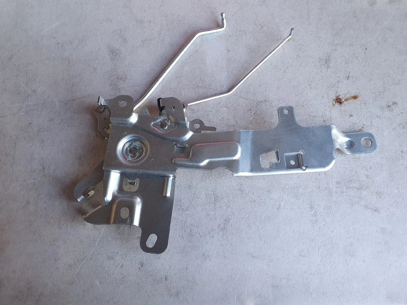 Toyota HiAce Central Latch Back Door Remote (2005–2019)