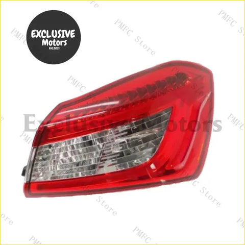Red plastic tail light with clear lens and rectangular led bulbs for maserati ghibli m157 2014-2016 back side view