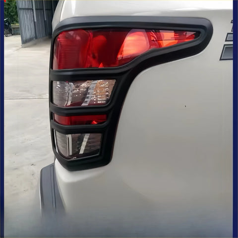 Black plastic taillight cover guard matte black fitted on white mitsubishi triton 2015-2018 taillight assembly