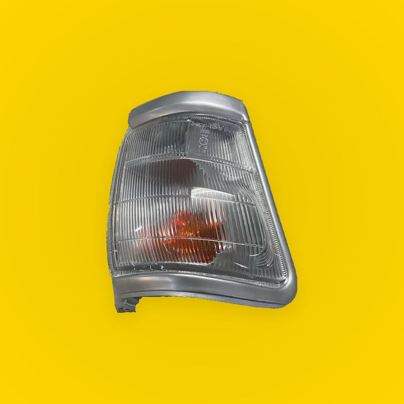 Toyota Hilux 1999-2001 Indicator Light Right Hand Side
