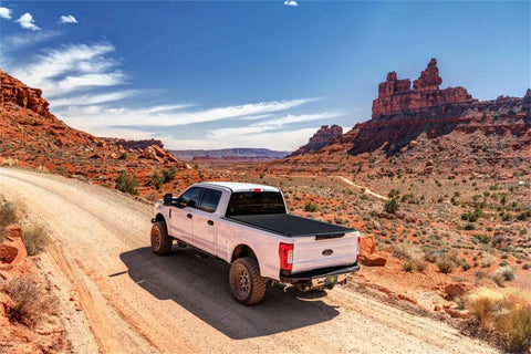 Truxedo 6ft 6in Sentry CT Bed Cover (F-250/F-350/F-450 Super Duty 17-20)